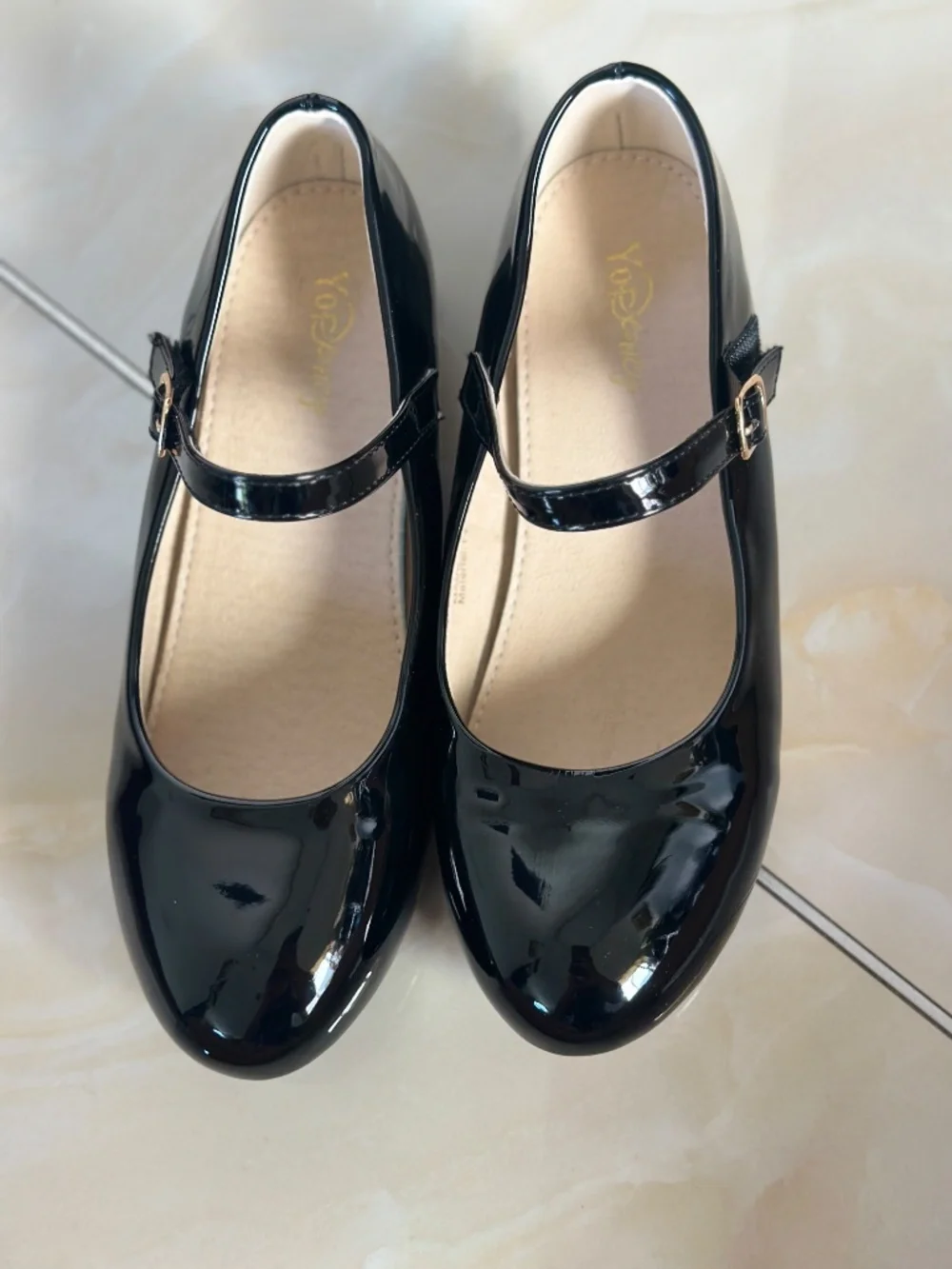 Black stylish formal dress shoes with heel for girls